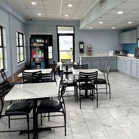 Days Inn By Wyndham לייק צ'ארלס מראה חיצוני תמונה