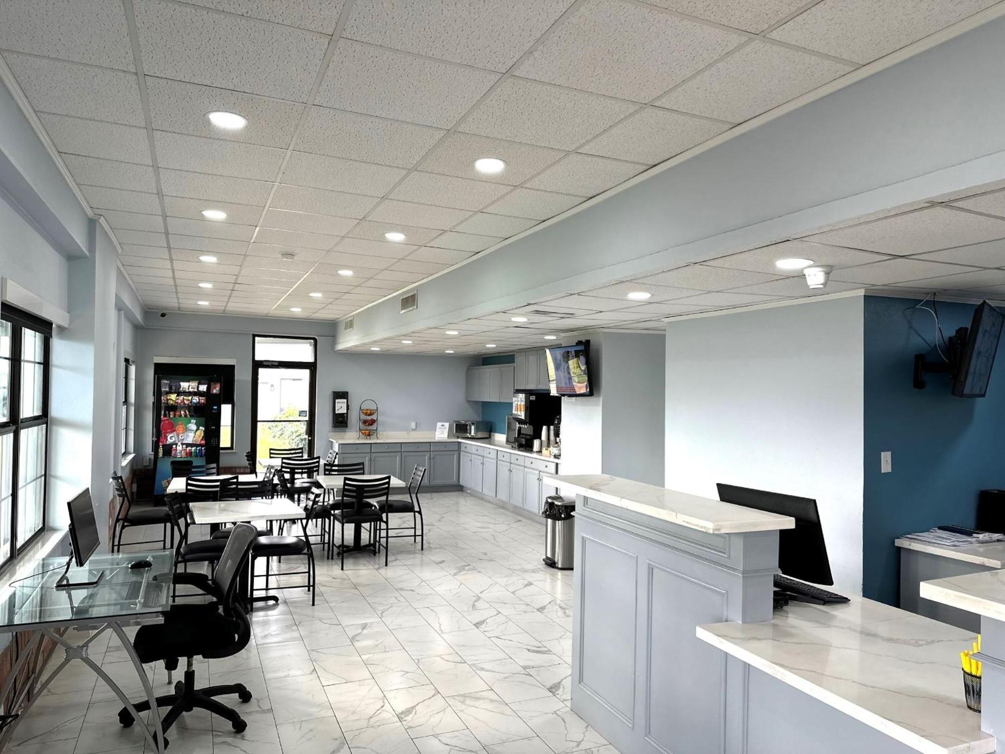 Days Inn By Wyndham לייק צ'ארלס מראה חיצוני תמונה