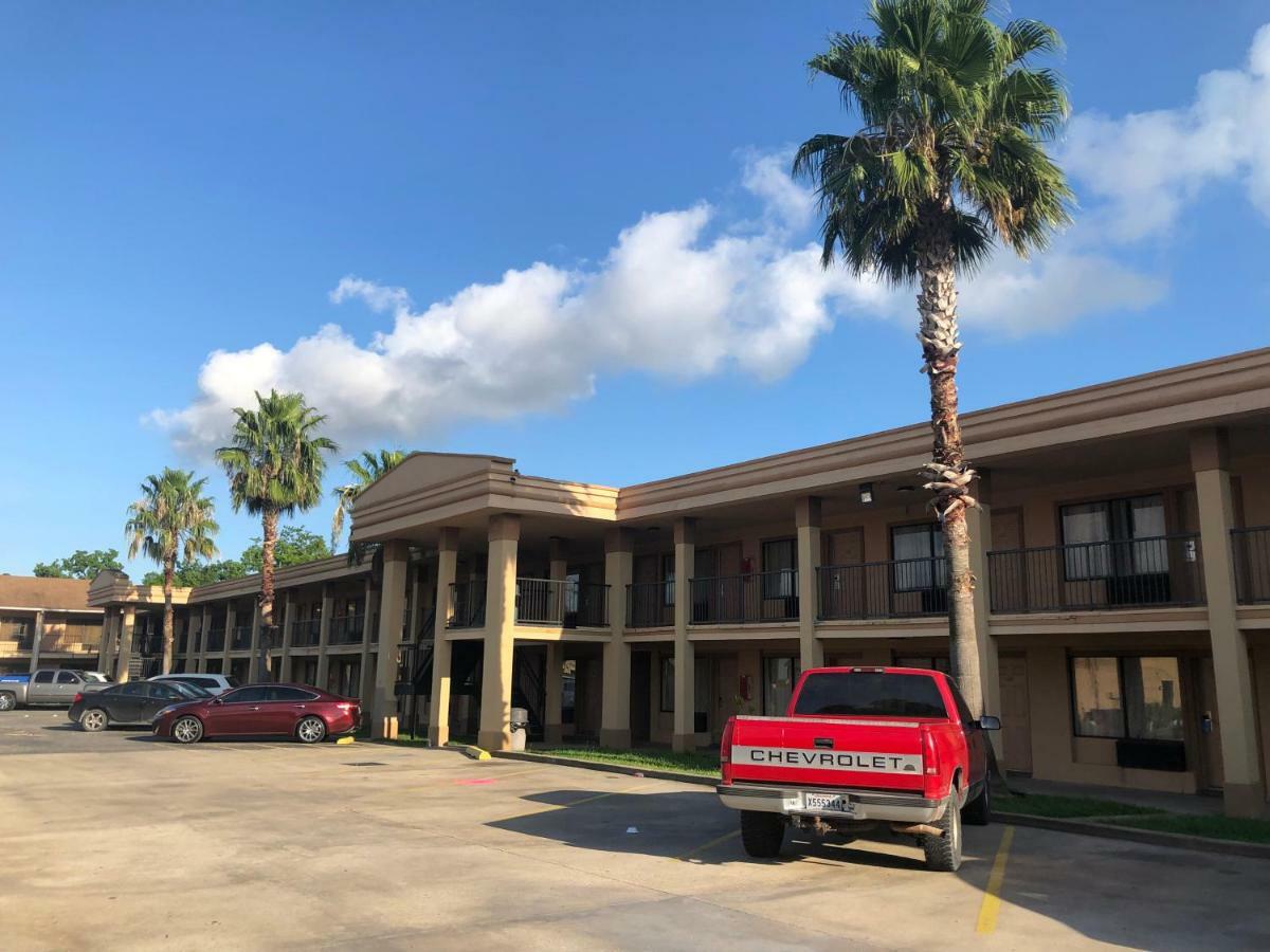 Days Inn By Wyndham לייק צ'ארלס מראה חיצוני תמונה